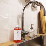 detergent pentru vase impotriva grasimii uscate