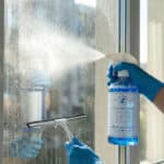 Solutie pentru curatat geamuri